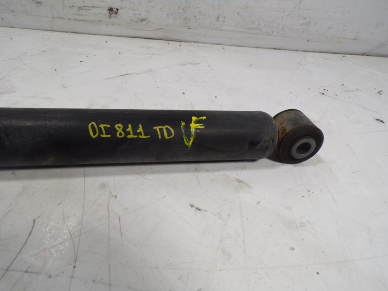 Recambio de amortiguador trasero derecho para renault captur 0.9 tce referencia OEM IAM 562107338R  