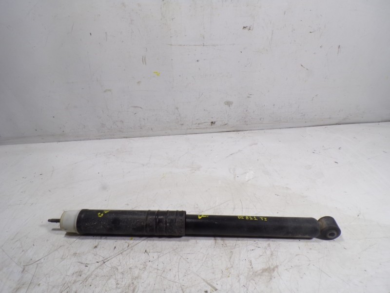 Recambio de amortiguador trasero izquierdo para renault captur 0.9 tce referencia OEM IAM 562107338R  