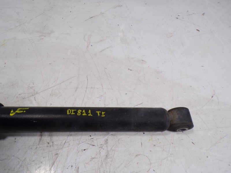 Recambio de amortiguador trasero izquierdo para renault captur 0.9 tce referencia OEM IAM 562107338R  