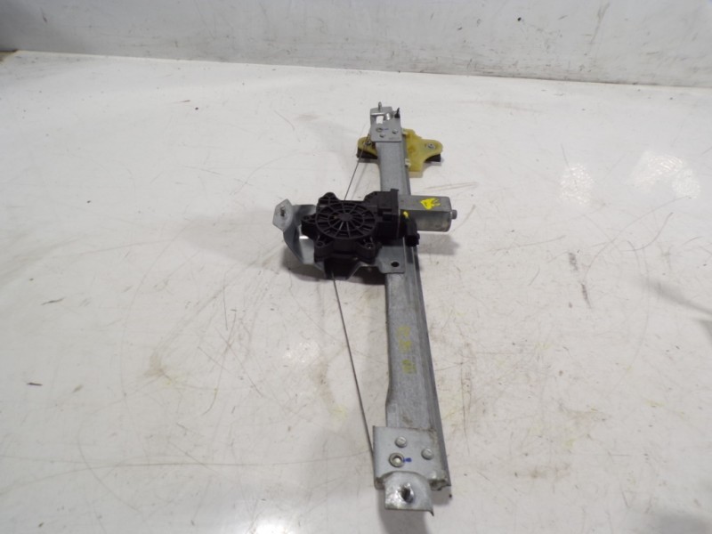 Recambio de elevalunas delantero derecho para renault captur 0.9 tce referencia OEM IAM 807200713R 128001471B 3U1334B