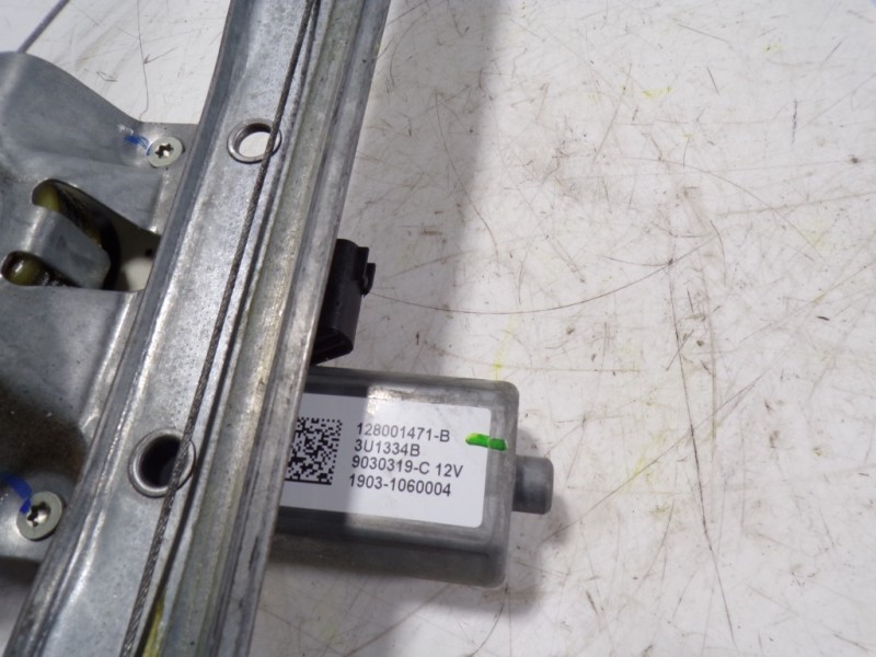 Recambio de elevalunas delantero derecho para renault captur 0.9 tce referencia OEM IAM 807200713R 128001471B 3U1334B