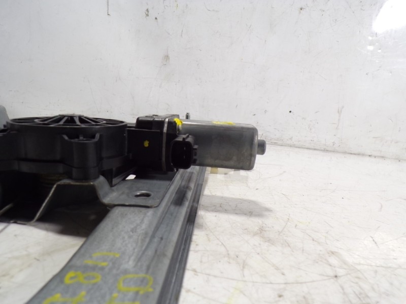 Recambio de elevalunas trasero derecho para renault captur 0.9 tce referencia OEM IAM 827009380R 12800147101D SU165140