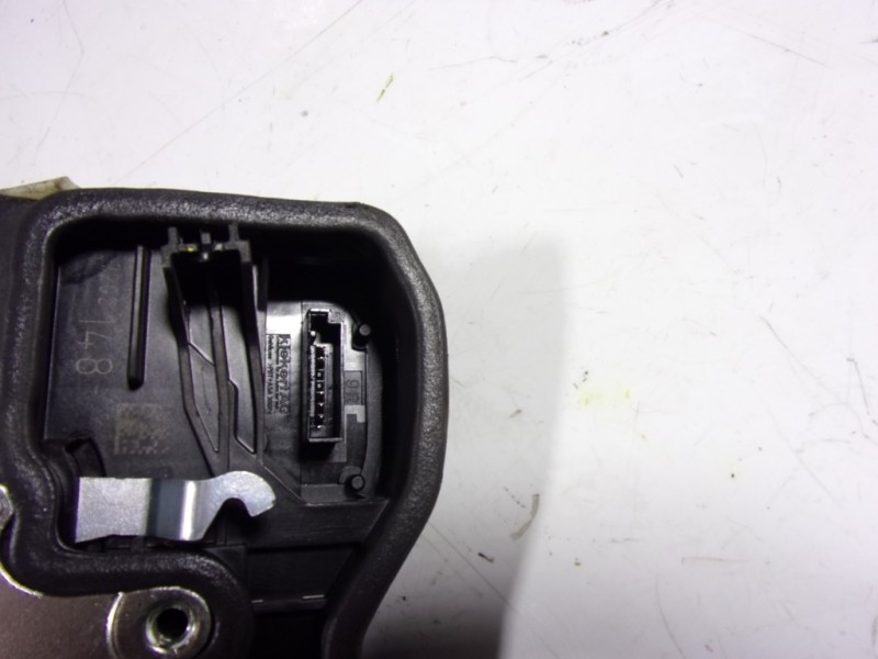 Recambio de cerradura puerta trasera derecha para bmw serie 1 lim. (f20) 118i referencia OEM IAM 51227202148 7202148 