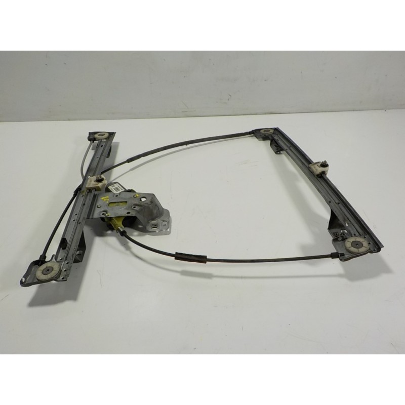 Recambio de elevalunas delantero derecho para renault kangoo 1.5 dci diesel fap referencia OEM IAM 807207012R 402086A 0105130020