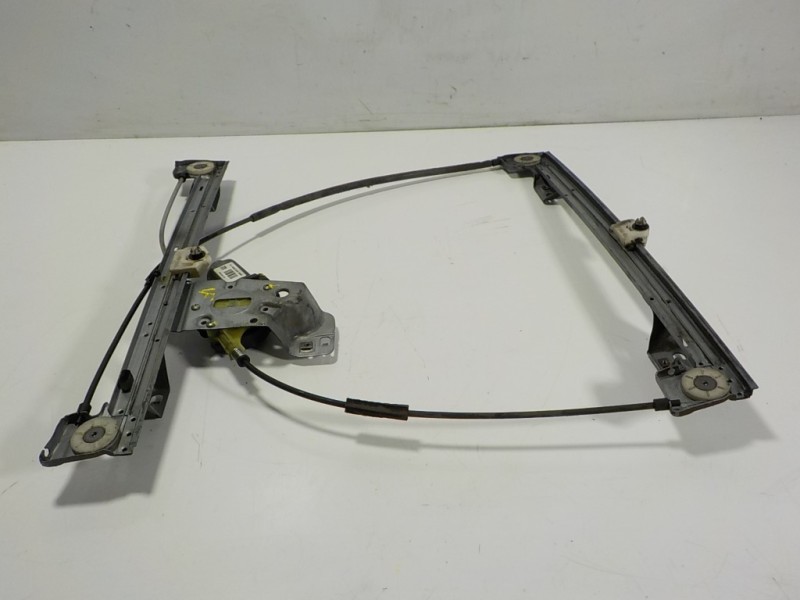 Recambio de elevalunas delantero derecho para renault kangoo 1.5 dci diesel fap referencia OEM IAM 807207012R 402086A 0105130020