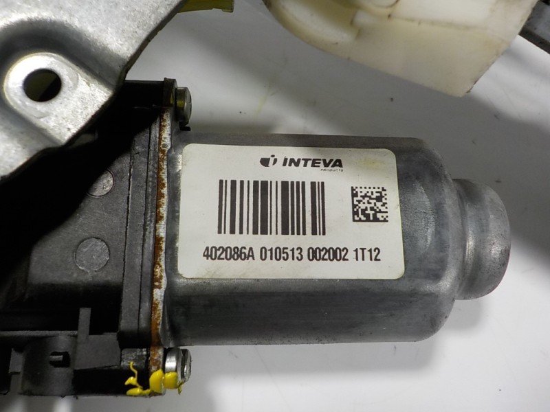 Recambio de elevalunas delantero derecho para renault kangoo 1.5 dci diesel fap referencia OEM IAM 807207012R 402086A 0105130020