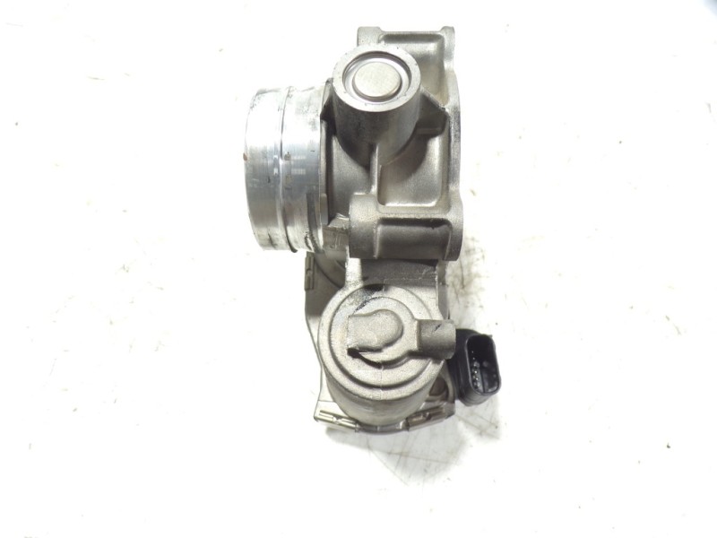 Recambio de caja mariposa para opel astra j lim. 1.6 cdti dpf referencia OEM IAM  55570009DB 