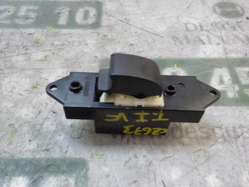 Recambio de mando elevalunas trasero izquierdo para citroën c-zero seduction referencia OEM IAM  587944 587944