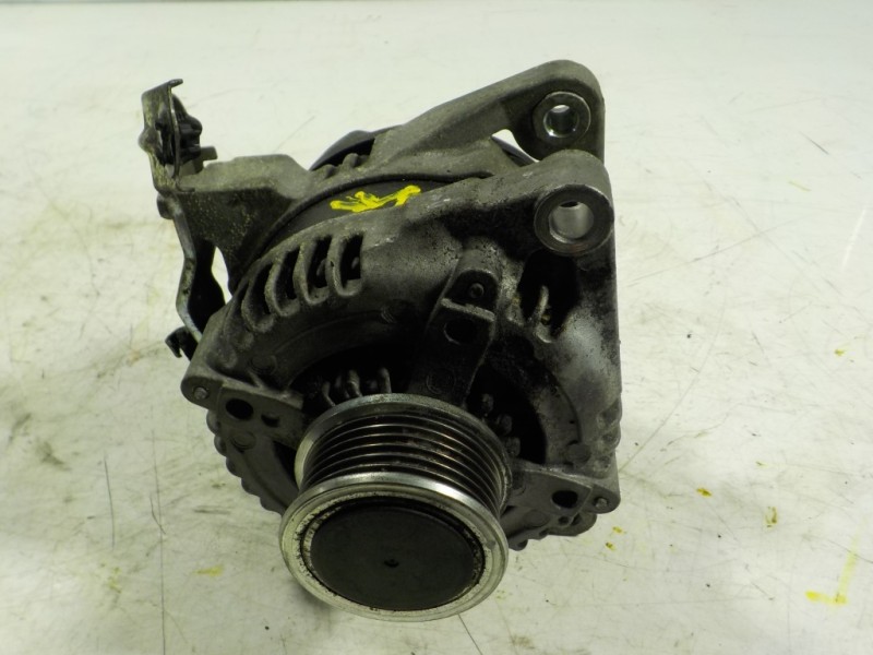 Recambio de alternador para toyota auris 1.4 turbodiesel cat referencia OEM IAM  270600N040 