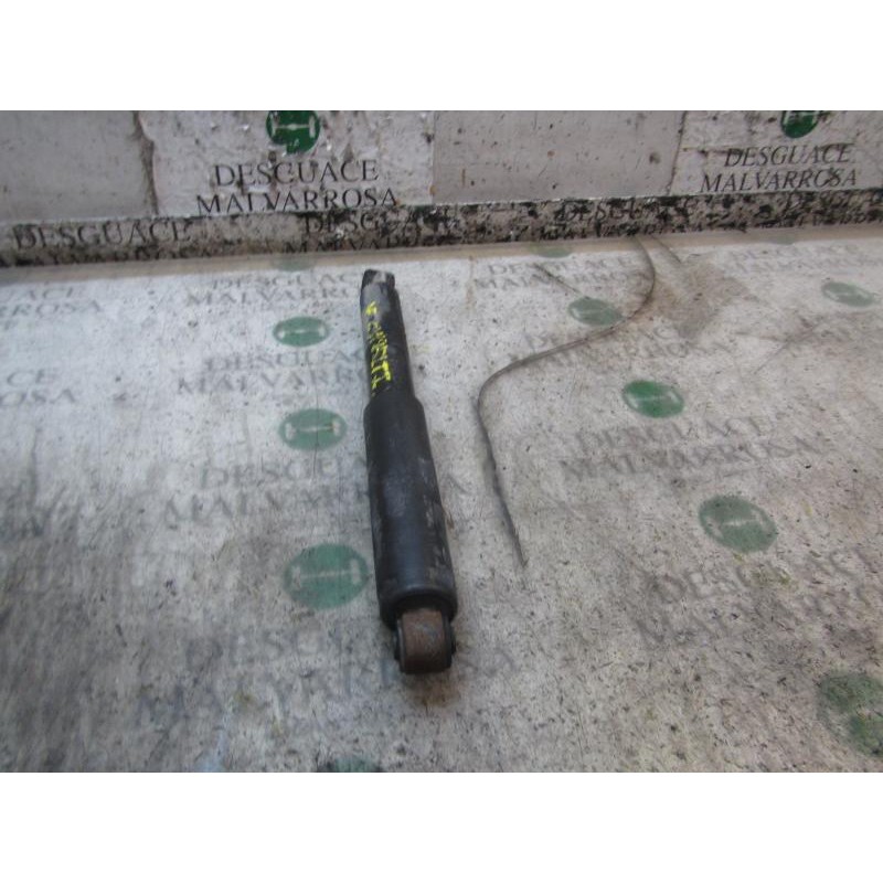 Recambio de amortiguador trasero izquierdo para chrysler jeep cherokee (kj) 2.4 cat referencia OEM IAM 52088673AC  