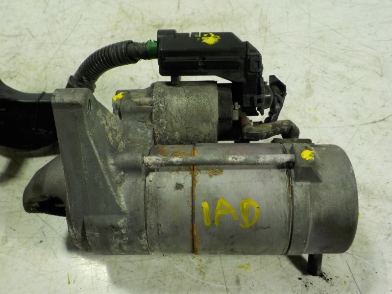 Recambio de motor arranque para toyota auris 1.4 turbodiesel cat referencia OEM IAM  281000N050 