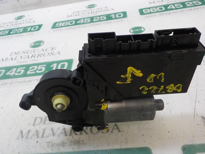 Recambio de motor elevalunas delantero derecho para audi a4 avant (8e) 1.9 tdi referencia OEM IAM   