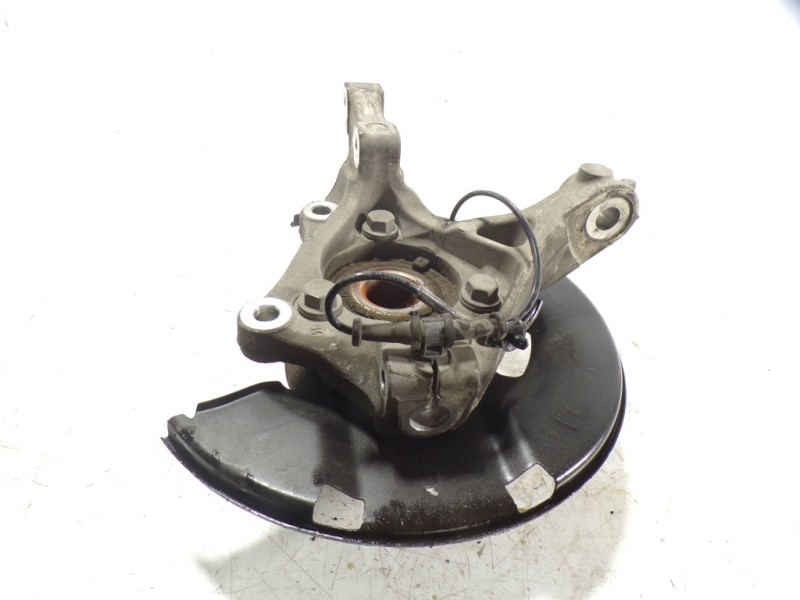 Recambio de mangueta delantera derecha para opel astra j lim. 1.6 cdti dpf referencia OEM IAM 13319483  