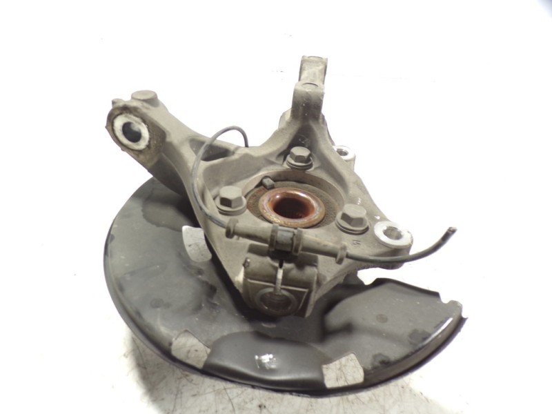 Recambio de mangueta delantera izquierda para opel astra j lim. 1.6 cdti dpf referencia OEM IAM 13319482  