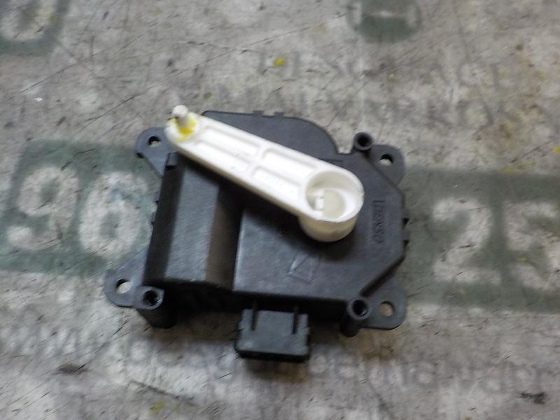 Recambio de motor apertura trampillas climatizador para citroën c-zero seduction referencia OEM IAM  1138002330 