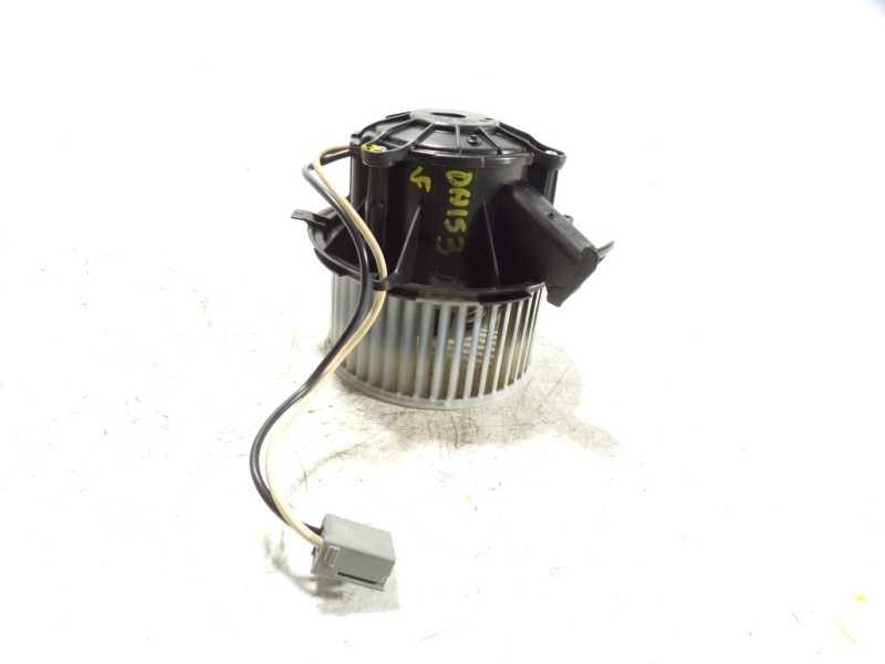 Recambio de motor calefaccion para opel astra j lim. 1.6 cdti dpf referencia OEM IAM 13276230  