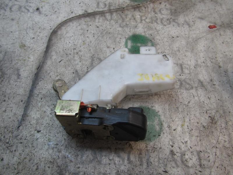 Recambio de cerradura puerta delantera izquierda para chrysler jeep cherokee (kj) 2.4 cat referencia OEM IAM 55177043AH  