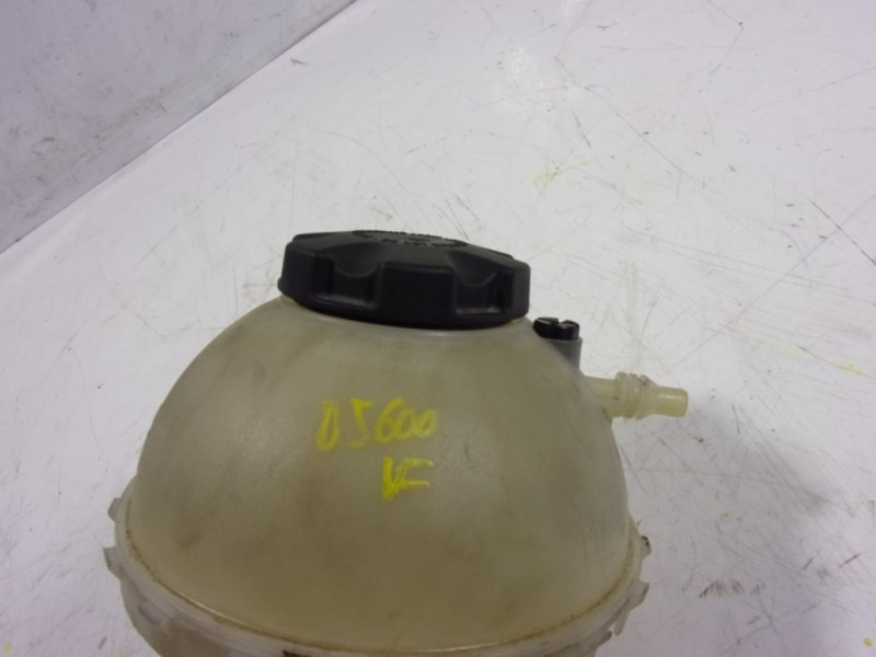 Recambio de deposito expansion para bmw serie 1 lim. (f20) 118i referencia OEM IAM 17137642158  