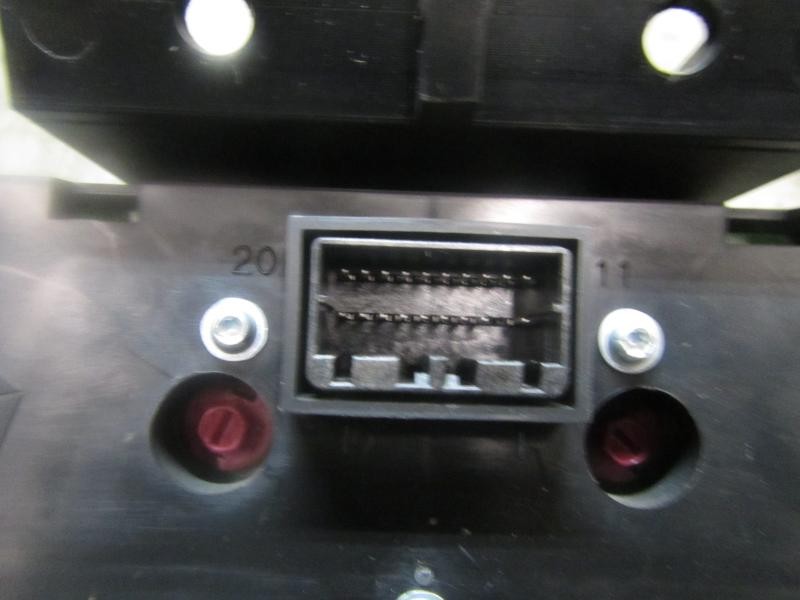 Recambio de cuadro instrumentos para chrysler jeep cherokee (kj) 2.4 cat referencia OEM IAM 56010492AB 04828962AB 