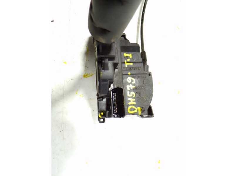 Recambio de cerradura puerta trasera izquierda para renault scenic iii 1.5 dci diesel fap referencia OEM IAM 825030032R  