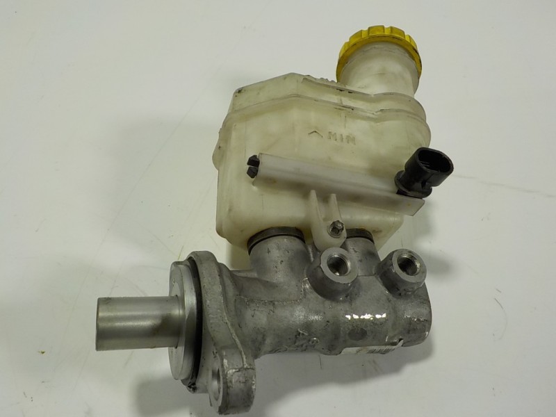 Recambio de bomba freno para ford ka (ccu) 1.2 8v cat referencia OEM IAM 1560813 32069666 