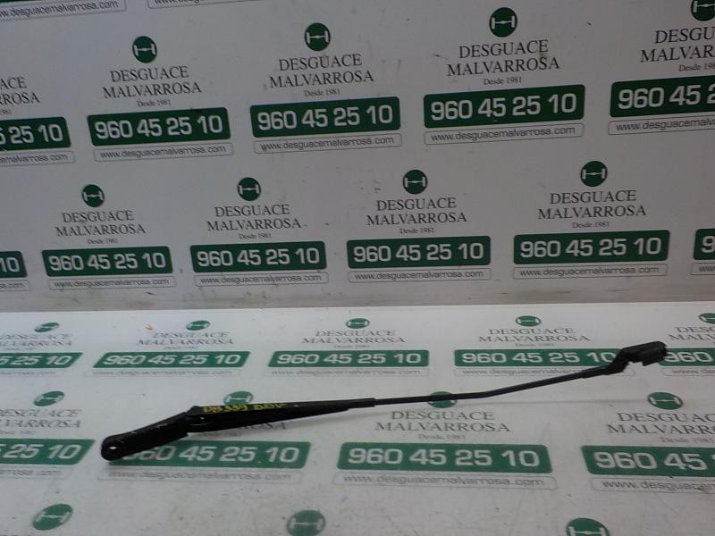 Recambio de brazo limpia delantero derecho para seat arona style referencia OEM IAM 6F1955410A  