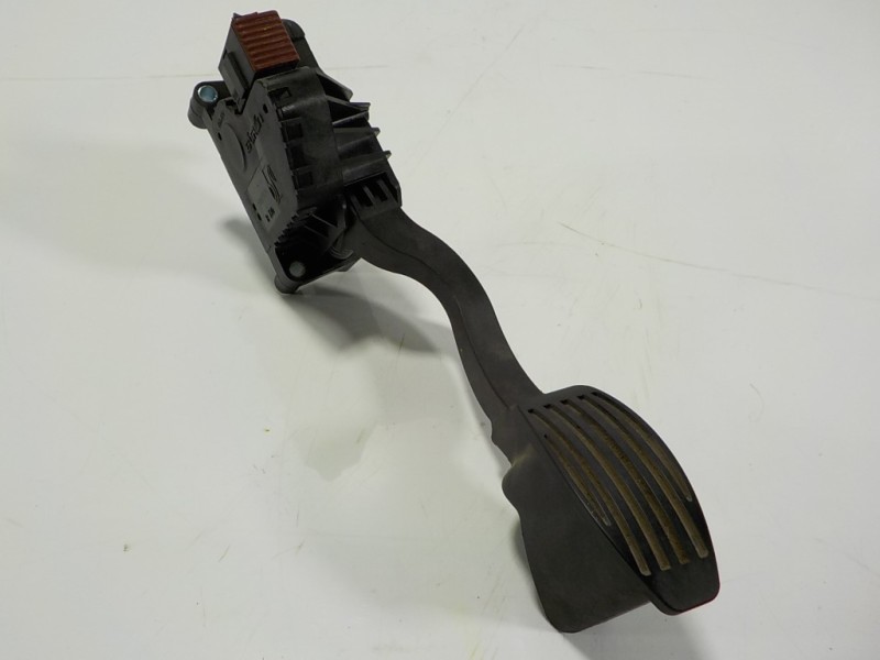 Recambio de potenciometro pedal para ford ka (ccu) 1.2 8v cat referencia OEM IAM 1736827 51893926 