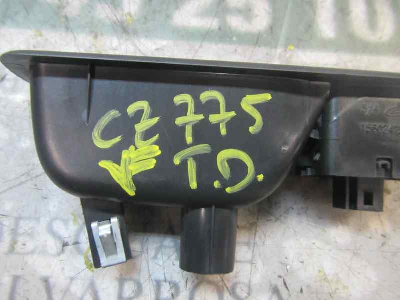 Recambio de mando elevalunas trasero derecho para renault scenic iii grand family edition referencia OEM IAM 254010003R  