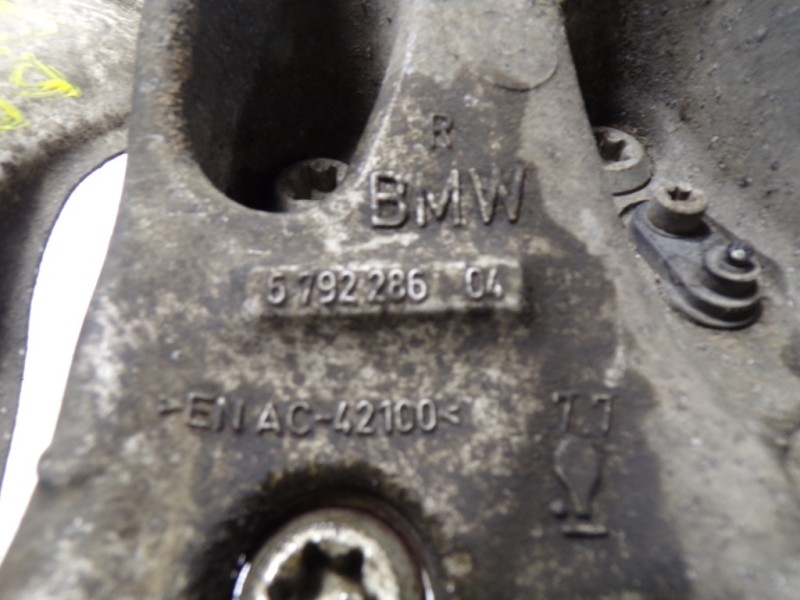 Recambio de mangueta delantera derecha para bmw serie 1 lim. (f20) 118i referencia OEM IAM 31216792286 5792286 