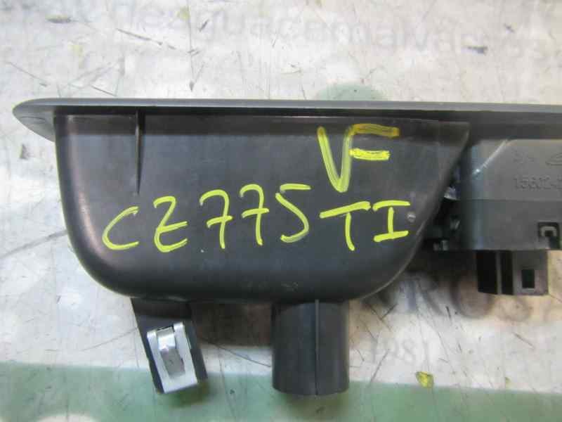 Recambio de mando elevalunas trasero izquierdo para renault scenic iii grand family edition referencia OEM IAM 254010003R  