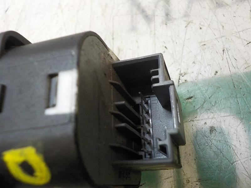 Recambio de mando retrovisor para seat arona style referencia OEM IAM 6F0959565WHI 6F0959563 