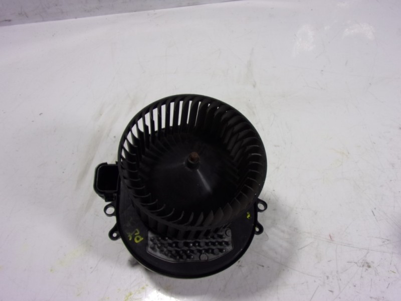 Recambio de motor calefaccion para bmw serie 1 lim. (f20) 118i referencia OEM IAM 64119350395 T1014415A T1014415A