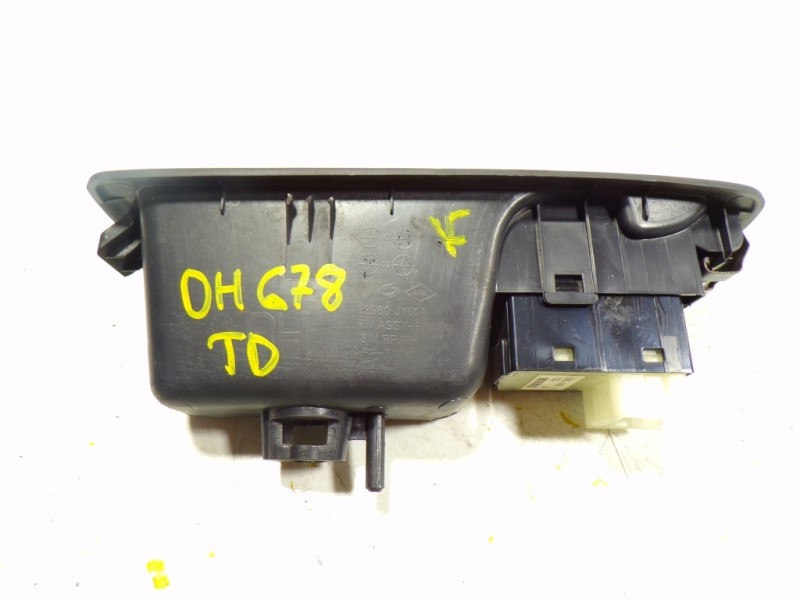 Recambio de mando elevalunas trasero derecho para renault koleos 2.0 dci diesel fap referencia OEM IAM 25411JY00B 25411JY00B 