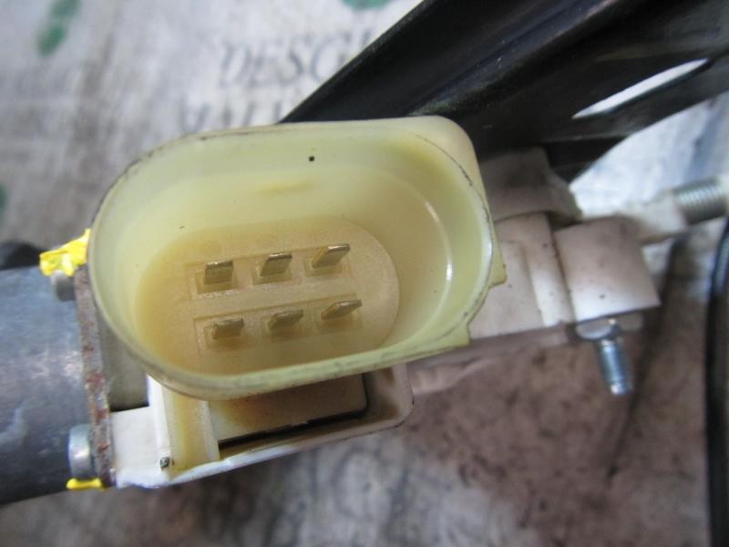 Recambio de elevalunas delantero derecho para bmw serie 3 berlina (e90) 320d referencia OEM IAM 51337140588  