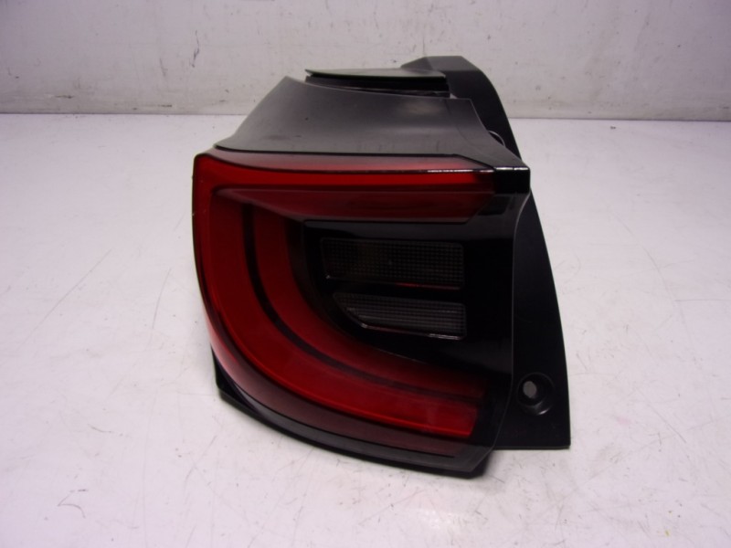 Recambio de piloto trasero izquierdo para toyota yaris 1.5 vvti hev referencia OEM IAM   