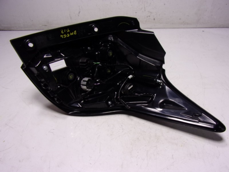 Recambio de piloto trasero izquierdo para toyota yaris 1.5 vvti hev referencia OEM IAM   