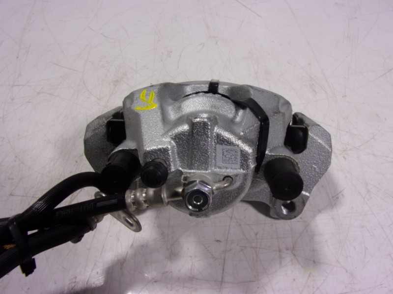Recambio de pinza freno delantera izquierda para toyota yaris 1.5 vvti hev referencia OEM IAM   