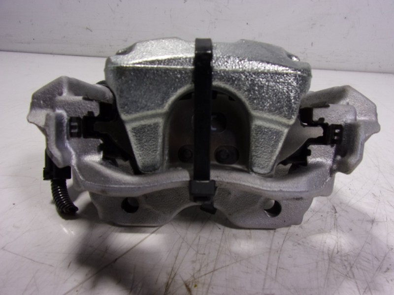 Recambio de pinza freno trasera derecha para toyota yaris 1.5 vvti hev referencia OEM IAM   