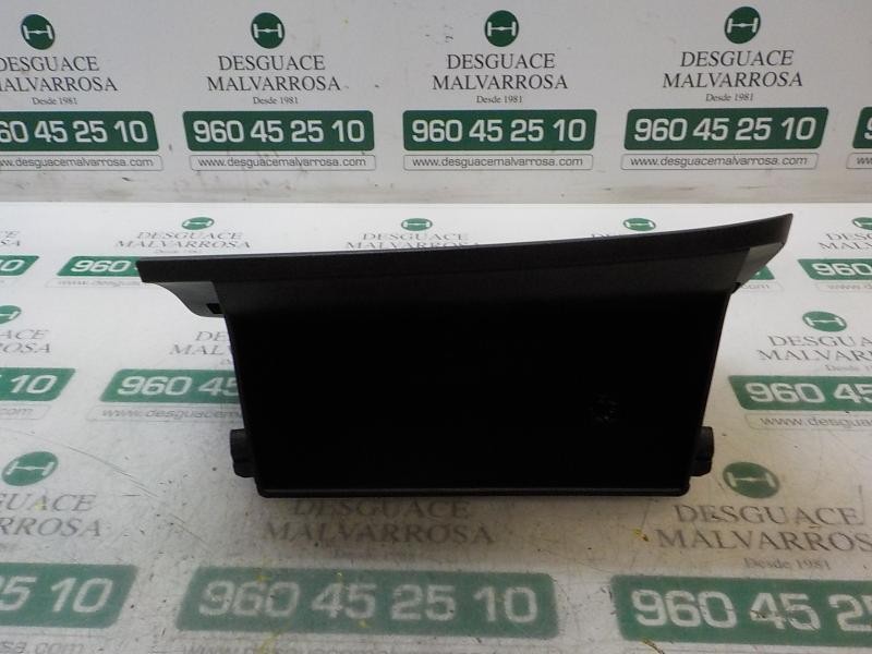 Recambio de guantera para hyundai i20 klass referencia OEM IAM 84510C8100TRY  