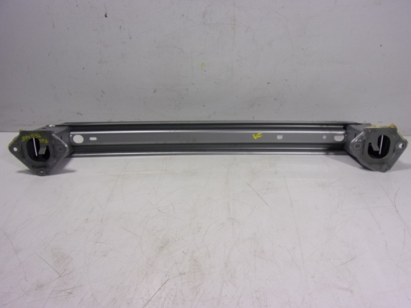 Recambio de refuerzo paragolpes trasero para toyota yaris 1.5 vvti hev referencia OEM IAM   