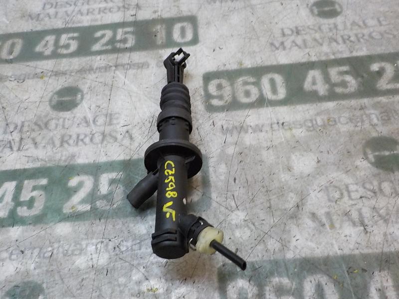 Recambio de bomba embrague para renault scenic iii 1.5 dci diesel fap referencia OEM IAM 306101808R  