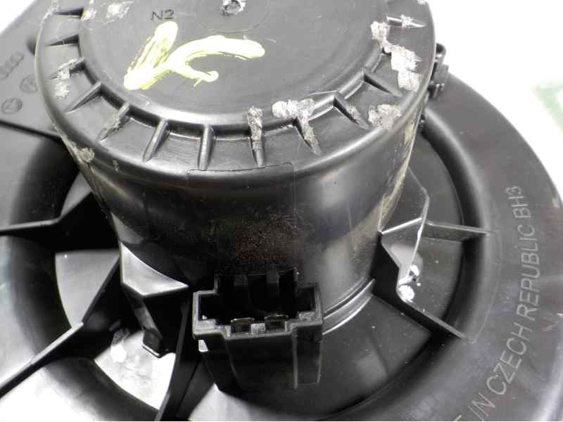 Recambio de motor calefaccion para skoda fabia 1.0 mpi referencia OEM IAM 6R1819015A 6R1819015A 