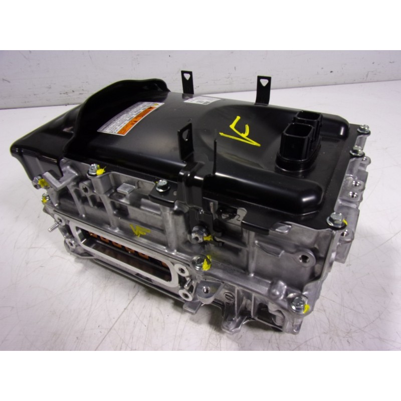 Recambio de convertidor de voltaje para toyota yaris 1.5 vvti hev referencia OEM IAM  G920052320 