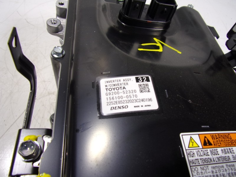 Recambio de convertidor de voltaje para toyota yaris 1.5 vvti hev referencia OEM IAM  G920052320 