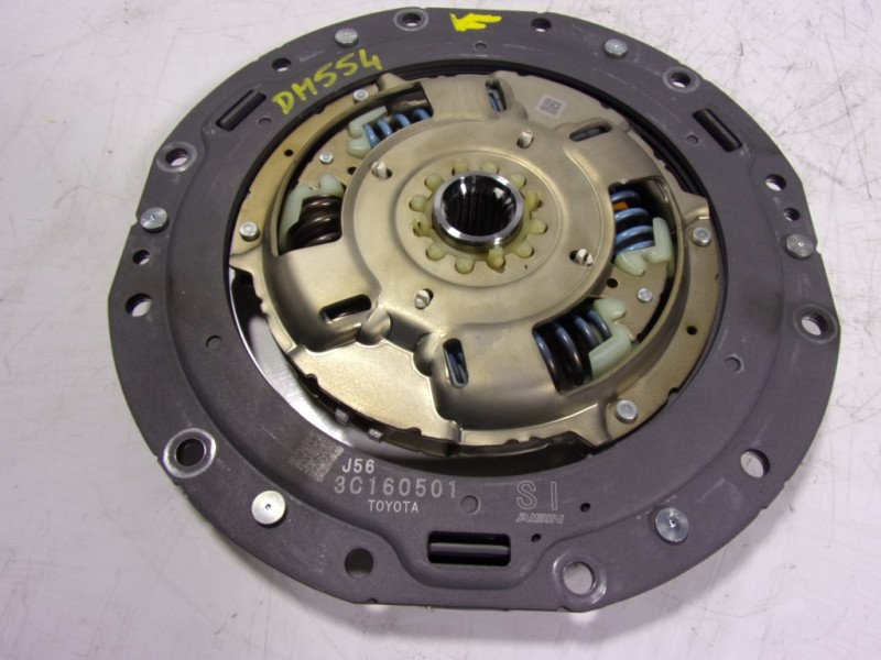 Recambio de kit embrague para toyota yaris 1.5 vvti hev referencia OEM IAM  3C160501 
