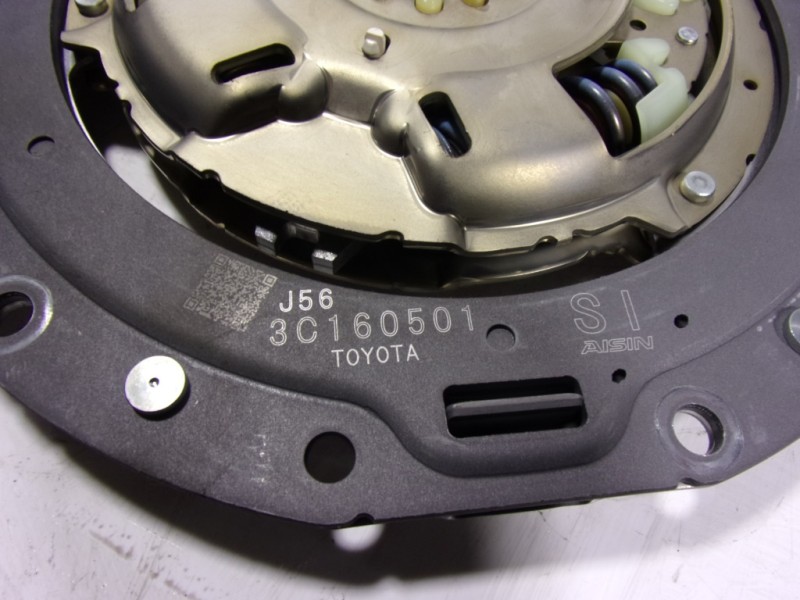 Recambio de kit embrague para toyota yaris 1.5 vvti hev referencia OEM IAM  3C160501 