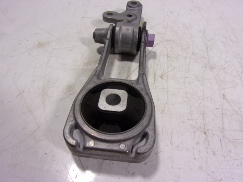 Recambio de soporte cambio para toyota yaris 1.5 vvti hev referencia OEM IAM   