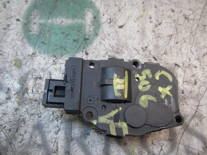 Recambio de motor apertura trampillas climatizador para bmw serie 3 berlina (e90) 320d referencia OEM IAM 64119321034  