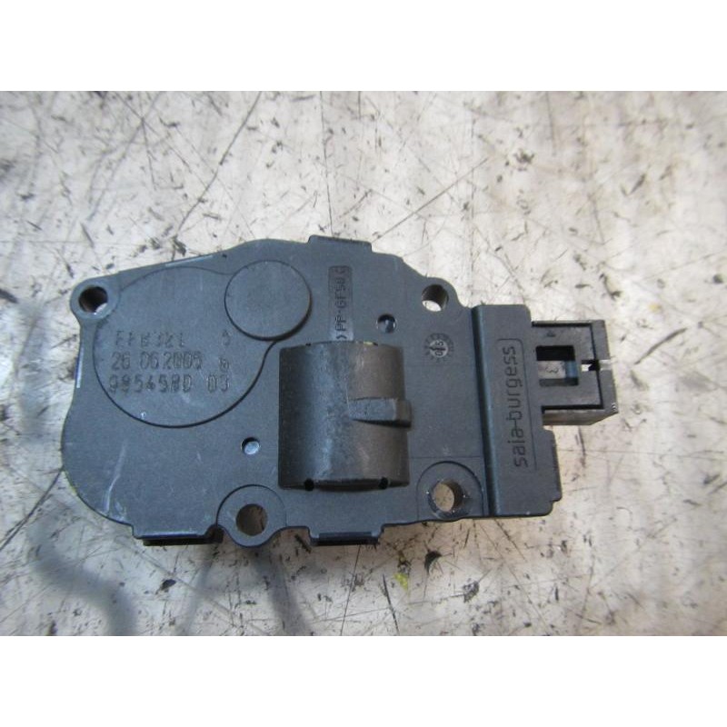 Recambio de motor apertura trampillas climatizador para bmw serie 3 berlina (e90) 320d referencia OEM IAM 64119321034  