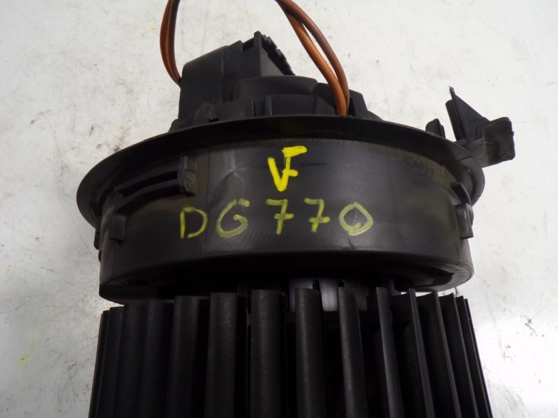 Recambio de motor calefaccion para renault clio iv 1.5 dci diesel fap referencia OEM IAM 272101170R T1029527H T1029527H